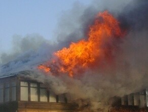Ночью в Амурской области горели дома и гараж