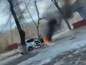 В Благовещенске горел автомобиль видео