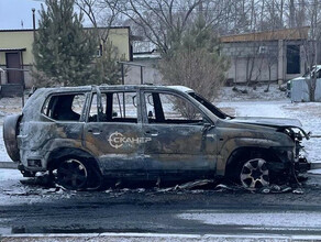 Рано утром в Благовещенске полностью сгорел внедорожник