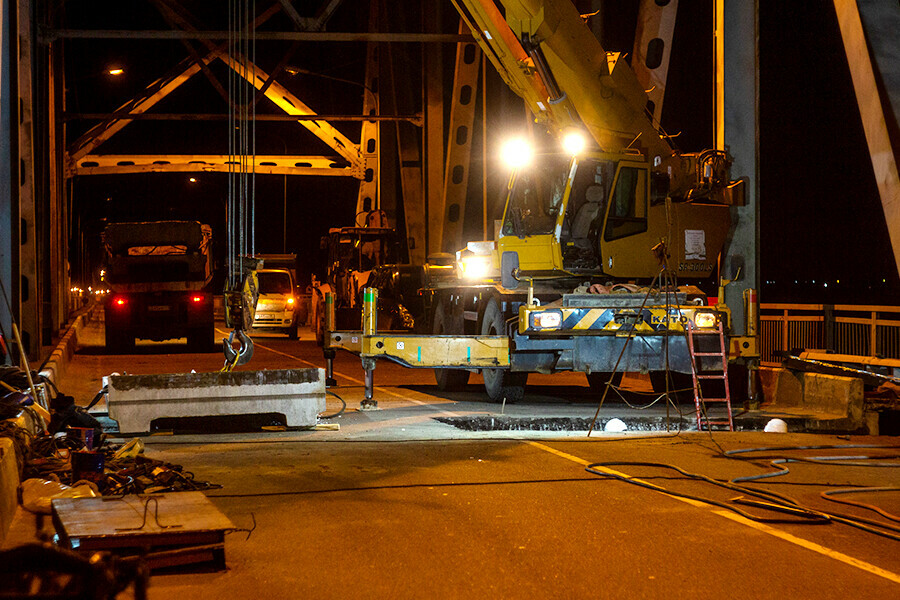 Движение через Зейский мост в Благовещенске после ночного ремонта открыто в реверсивном режиме