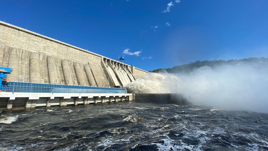 Изза высокого уровня наполнения водохранилища на Бурейской ГЭС увеличен расход воды Что с Зейской