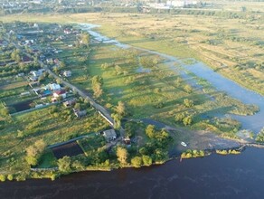 В Белогорске продолжает прибывать вода Там строят дамбы на случай эвакуации развернули ПВР фото видео