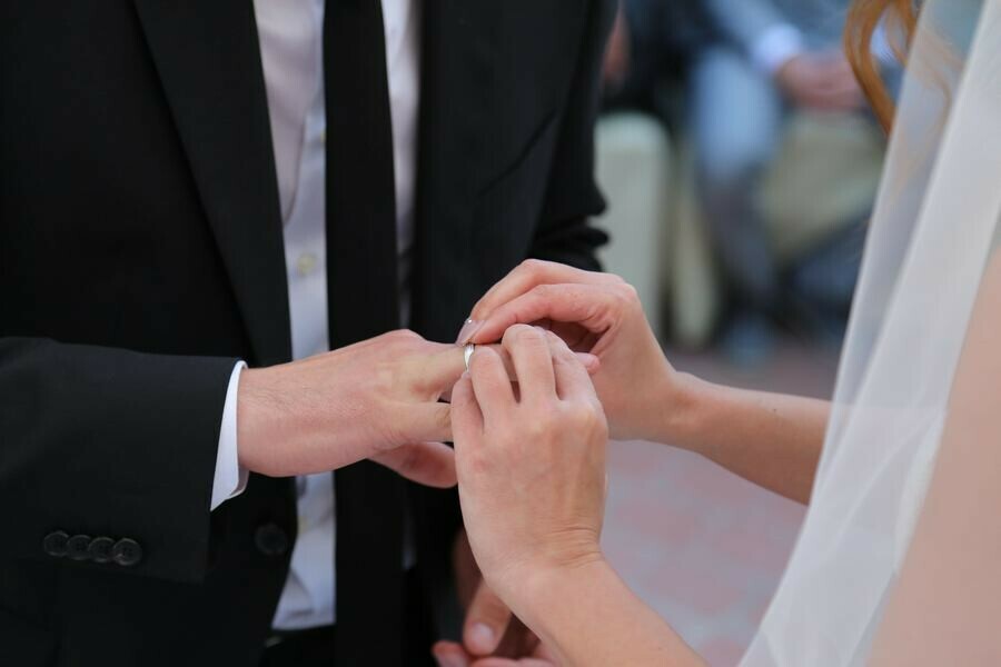 Суд отказался расторгать брак который благовещенцы заключили в Таиланде