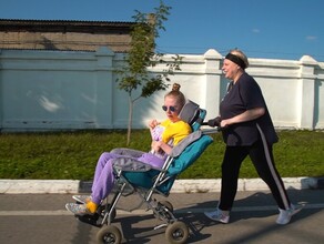 На инвалидной коляске Девочка с ДЦП пробежит в марафоне Благовещенска ВИДЕО