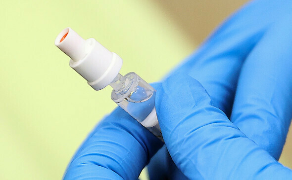 Минздрав зарегистрировал первую в мире назальную вакцину от коронавируса
