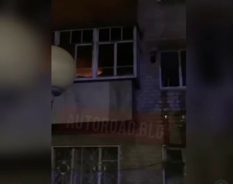 В Благовещенске на Калинина  Ломоносова ночью горел многоквартирный дом