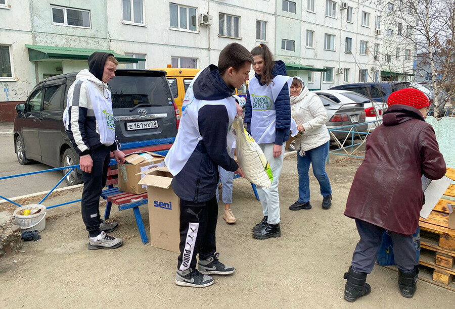 В выходные в Благовещенске собрали более 200 коробок гуманитарной помощи для беженцев из ЛДНР