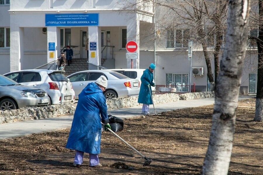 Машина веток и 300 мешков мусора медики Благовещенска сделали город чище фото  