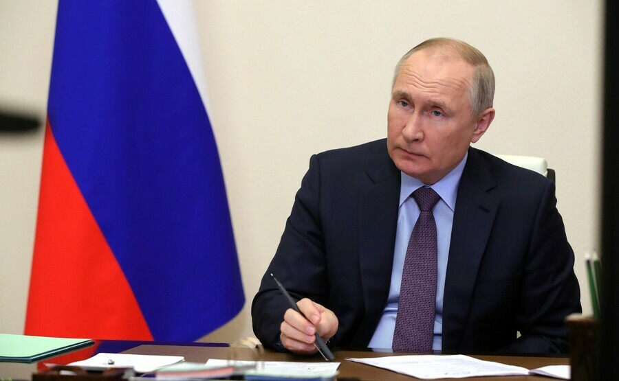 Путин подписал закон о штрафах за отождествление СССР и нацистской Германии
