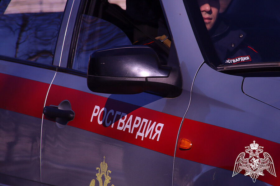 Сотрудники Росгвардии в Циолковском спасли окровавленного мужчину