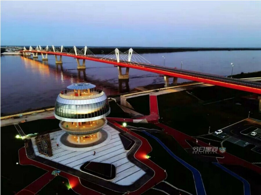 Китайцы будут смотреть на Россию бесплатно и с новой смотровой башни в Хэйхэ фото