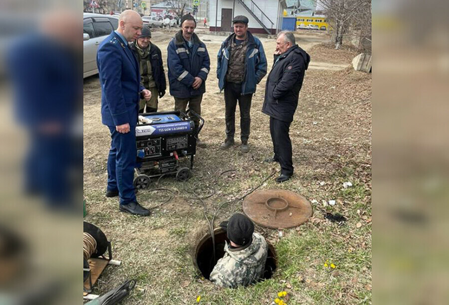 Изза аварии в Амурской области без тепла и горячей воды остались жилые дома детсад школа и больница