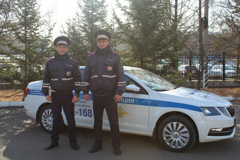 Амурчанка трогательно поблагодарила полицейских чья внимательность спасла ей жизнь видео