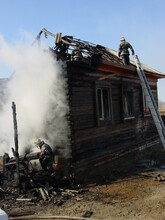 В Благовещенске горел еще один деревянный дом