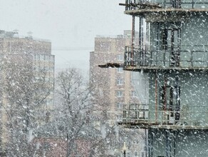 26 апреля Благовещенск скрылся под обильным снегом фото видео