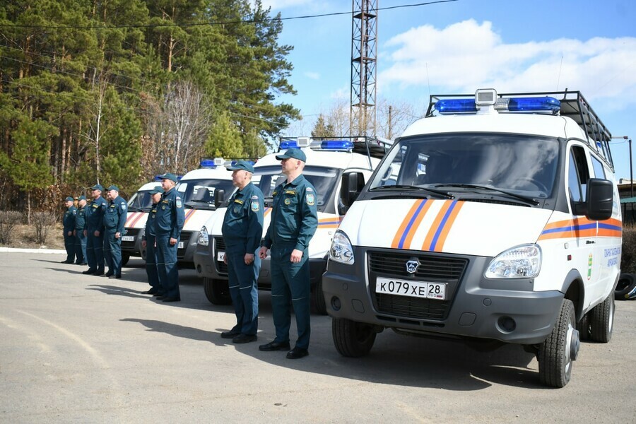 Автомобили первой помощи впервые получили пожарные Амурского центра ГЗ и ПБ