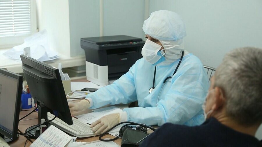 Рост заболеваемости COVID19 в Благовещенске связали с подготовкой к школе В городе бесплатно раздают маски