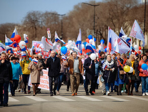 Более 10 тысяч человек приняли участие в Первомайском шествии в Благовещенске фото