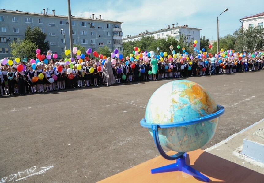 Изменения в школах Приамурья изза COVID часть предметов уйдут в онлайн гдето появятся вторые смены