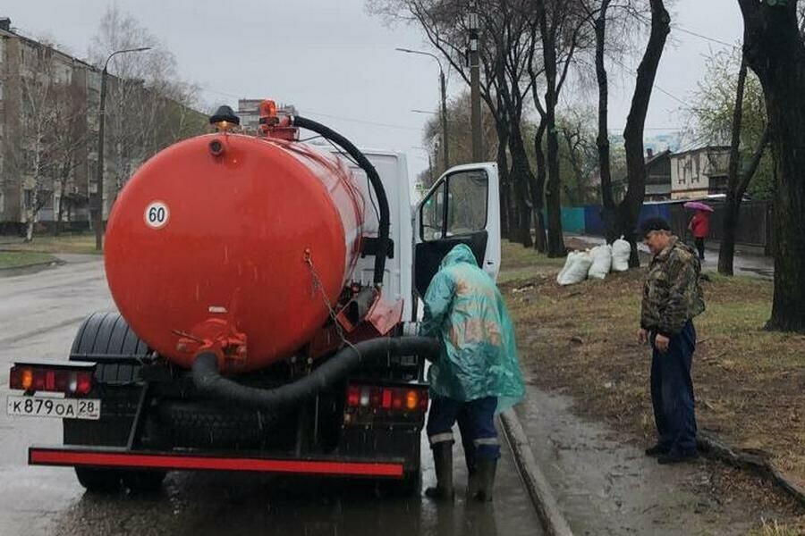 Власти Благовещенска перечислили улицы где прочистят ливневки 