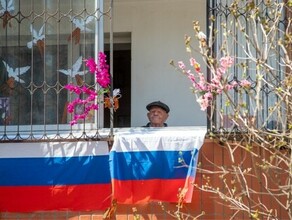 В Благовещенске ветеранам Великой Отечественной войны спели Катюшу и подарили телевизор видео