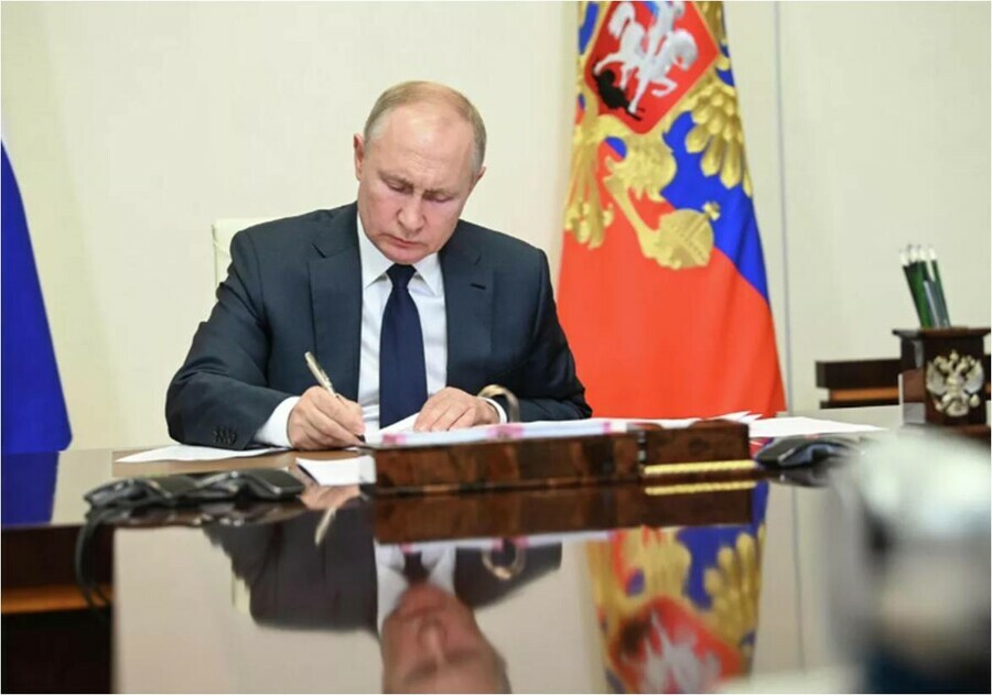 Путин дал новые льготы семьям российских военнослужащих