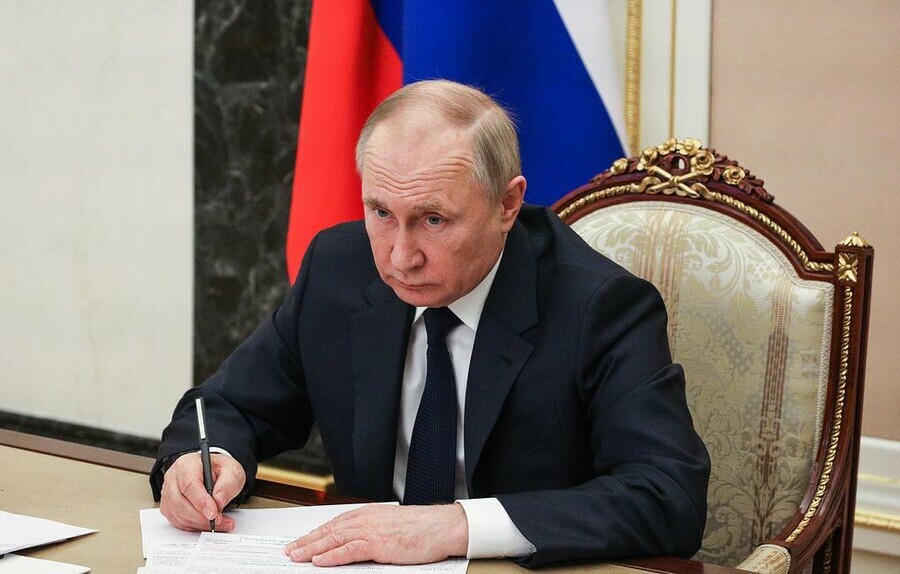 Путин введет губернаторам пожарный KPI Глава Минприроды Александр Козлов внес предложения