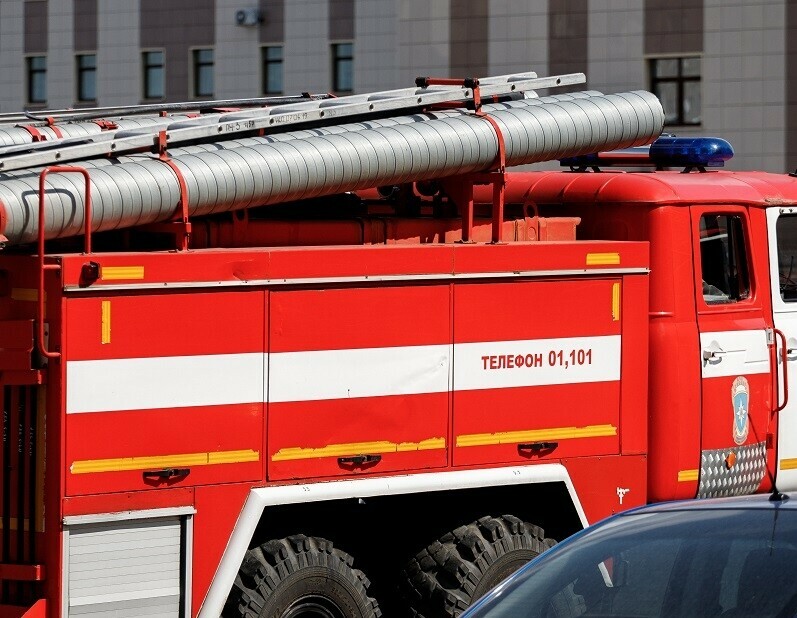 В Циолковском тремя машинами тушили пожар в шестиэтажном доме