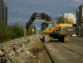 На улице Горького в Благовещенске снимают  асфальт потом будут менять трубы фото видео