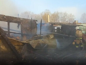 В селе Амурской области в одном дворе сгорели баня и две хозпостройки