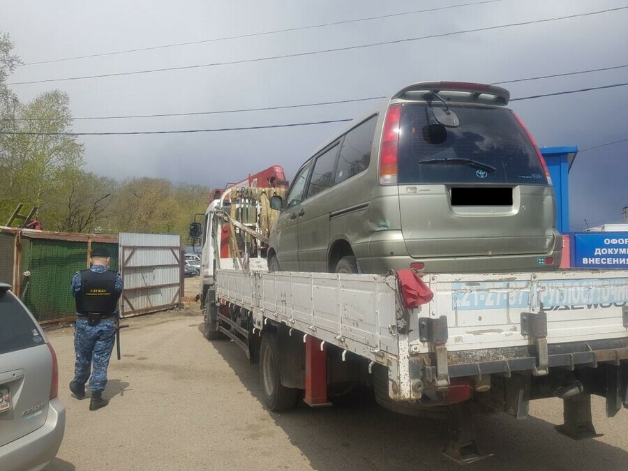 У благовещенца не платившего за воду 8 лет арестовали автомобиль