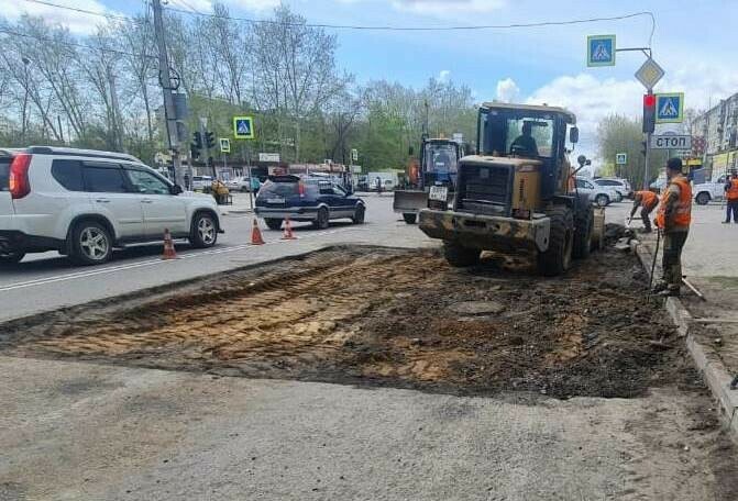 В Благовещенске в рамках ямочного ремонта заасфальтировано 4 000 квадратных метров участков дорог 