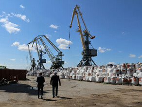 В Китай из Хабаровска отправилось первое в сезоне грузовое судно 