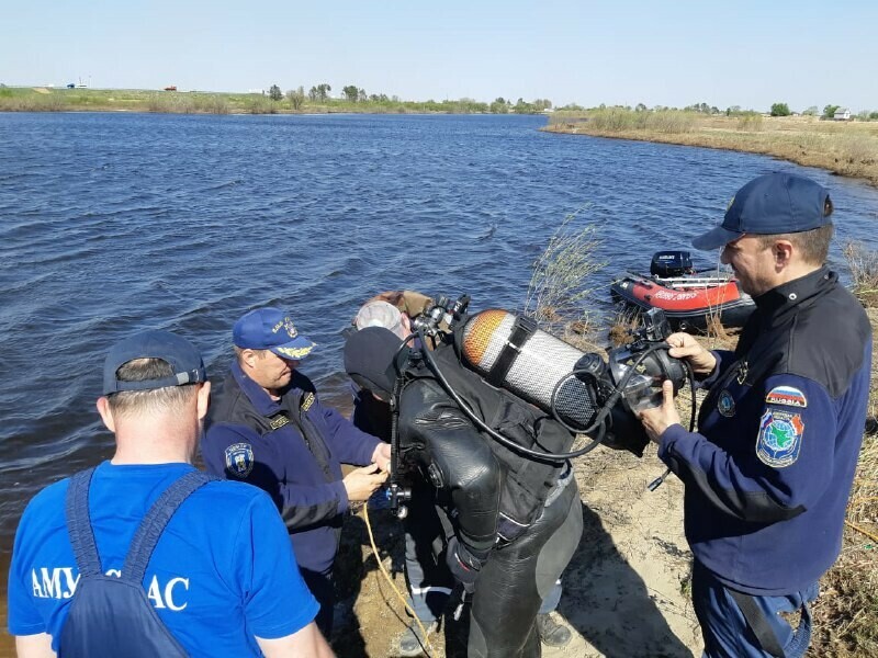 В утонувшем человеке опознали рыбака пропавшего на Владимировском озере около Благовещенска