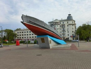 После падения ребенка с бронекатера прокуратура проверит памятники на набережной Амура