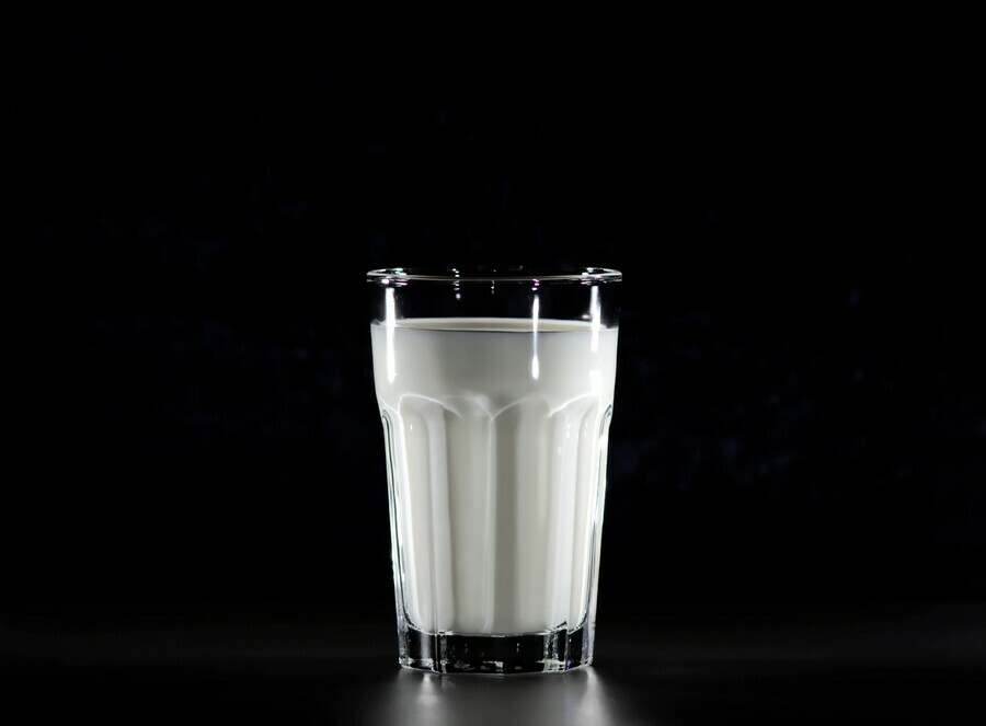 Изза нехватки упаковки в России производители молока и соков намерены сократить ассортимент
