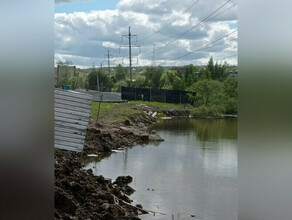 Отбросило в сторону и он начал гореть Супруга рыбака пострадавшего от удара током в Благовещенске рассказала о его состоянии