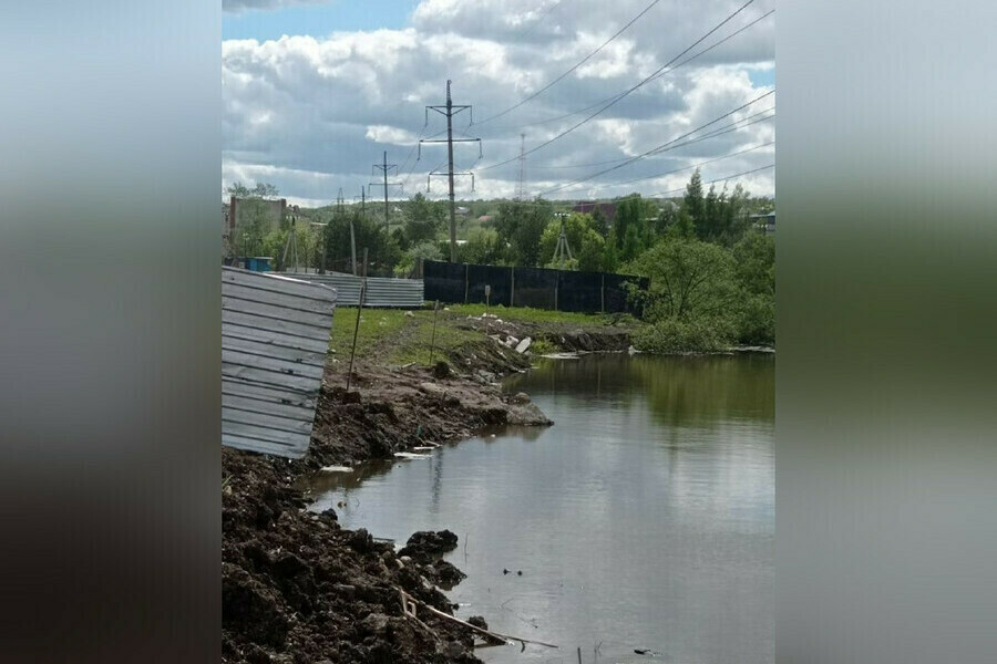 Отбросило в сторону и он начал гореть Супруга рыбака пострадавшего от удара током в Благовещенске рассказала о его состоянии