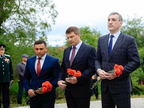 Первые лица Приамурья отдали дань памяти основателям Благовещенска 