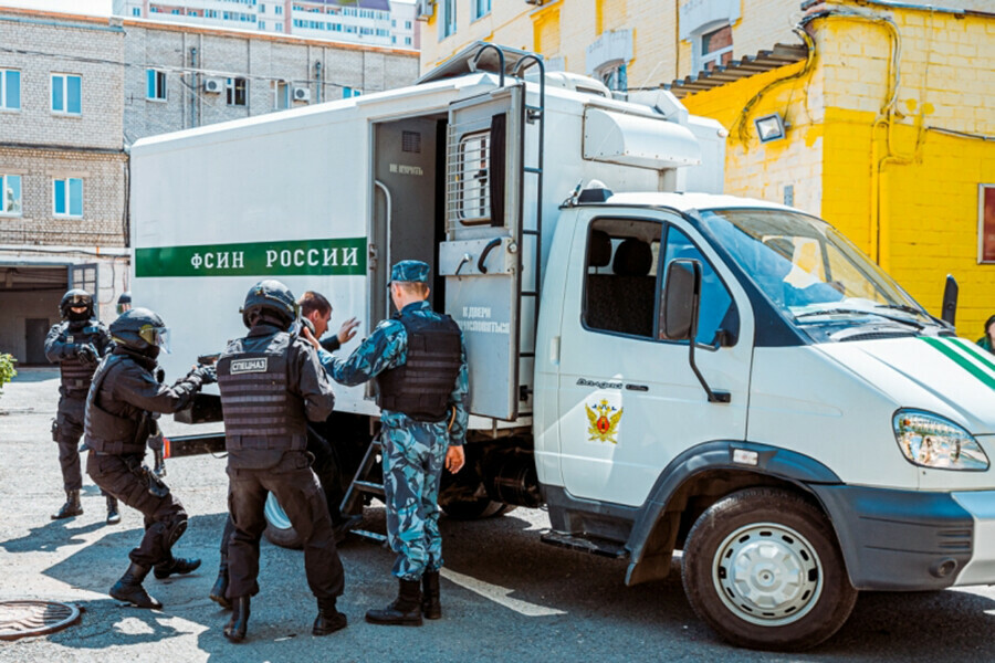 Супруги из Китая стали жертвами крупного вымогательства со стороны полицейских  борцов с ОПГ