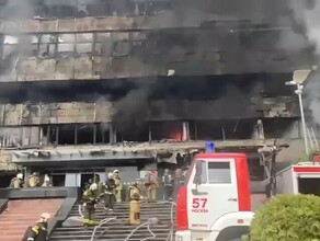Причиной серьезного пожара в бизнесцентре Москвы мог стать поджог В здании продолжается поиск людей
