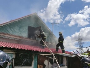 Жилой дом горел в Благовещенске днем фото видео