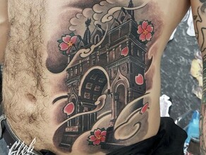 Благовещенец сделал необычную татуировку посвященную родному городу