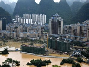 Изза ливневых дождей в Китае погибли десятки человек