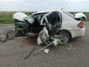 В Приамурье иномарка на скорости врезалась в грузовик Двое детей в тяжелом состоянии
