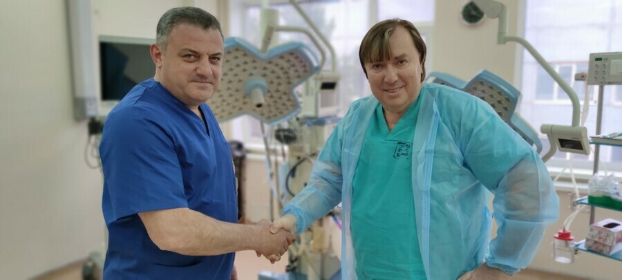 Евгений Брегадзе Ты сначала человеком хорошим стань мужиком А хирурга мы сделаем