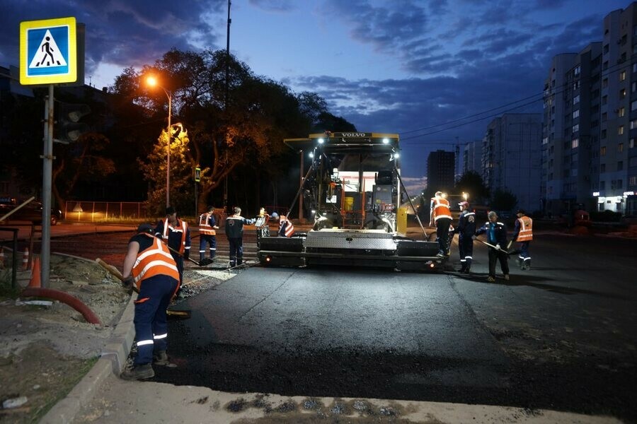 В Благовещенске уложили первый асфальт на двух важных перекрестках фото 