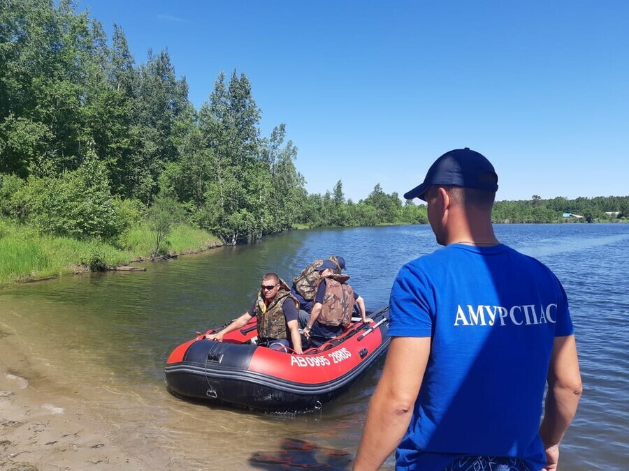 В водоеме Райчихинска на глубине 6 метров нашли тело мужчины