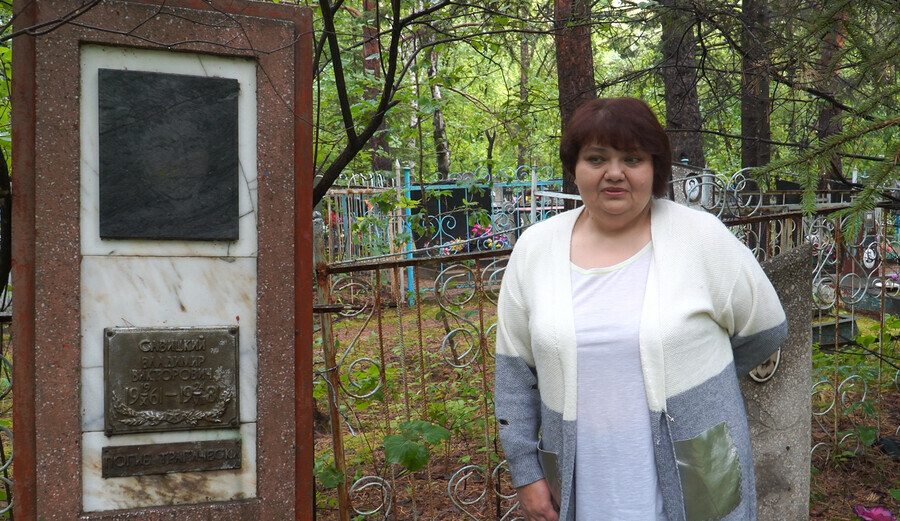 Ему было всего 19 родные погибшего в авиакатастрофе амурчанина Владимира Савицкого показали где он похоронен ЭКСКЛЮЗИВ