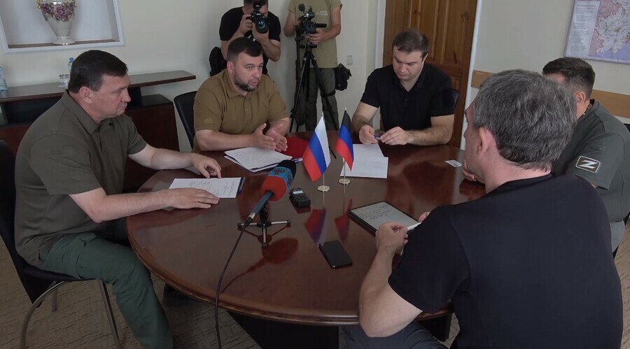 Губернатор Амурской области улетел в Донбасс